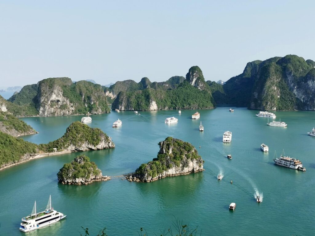 Halong Bay - Saigon - Hanoi Muslim Tour 8 Days
