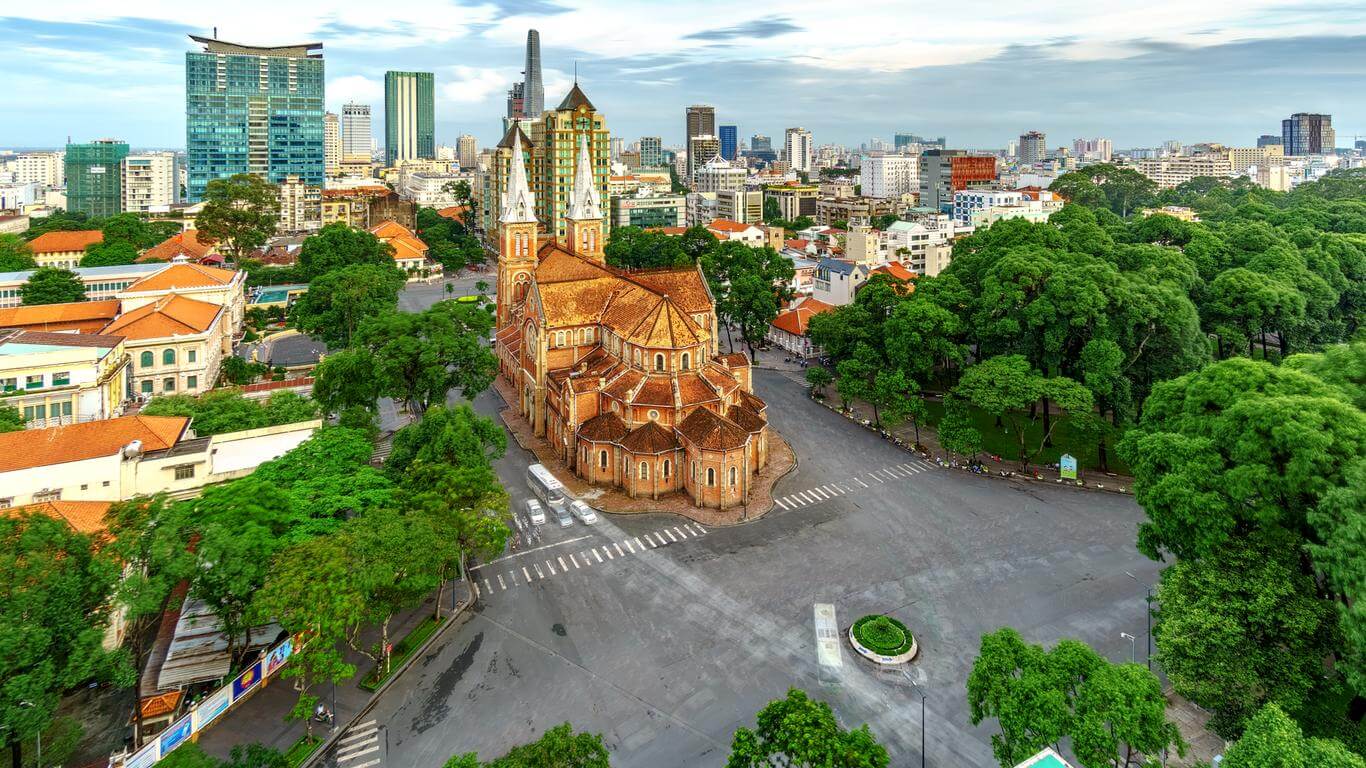Notre-Dame Cathedral Ho Chi Minh - Saigon - Hanoi Muslim Tour 8 Days
