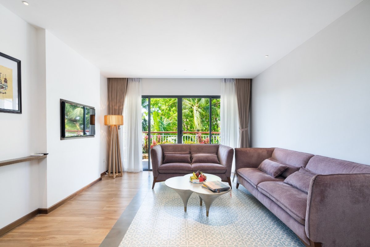 Living room of the Ocean View Suite at Hoang Ngoc Beach Resort