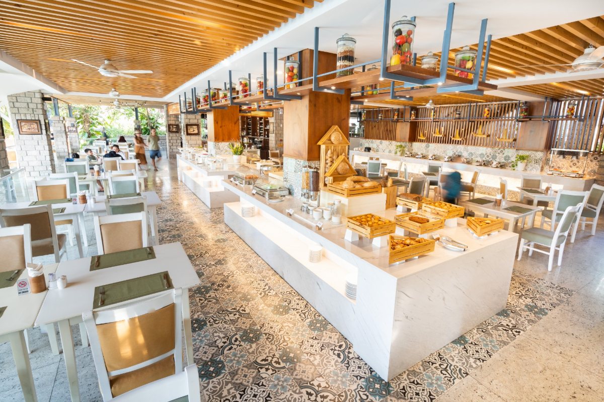 Restaurant buffet at Hoang Ngoc Beach Resort