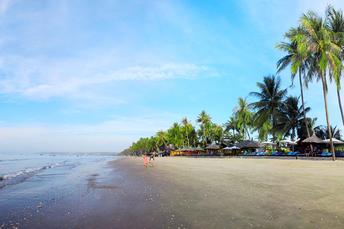 Little Mui Ne Cottages Resort Beach in front of Little Mui Ne Cottages