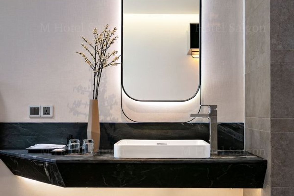Bathroom of the Junior Contemporary Suite at M Hotel Saigon