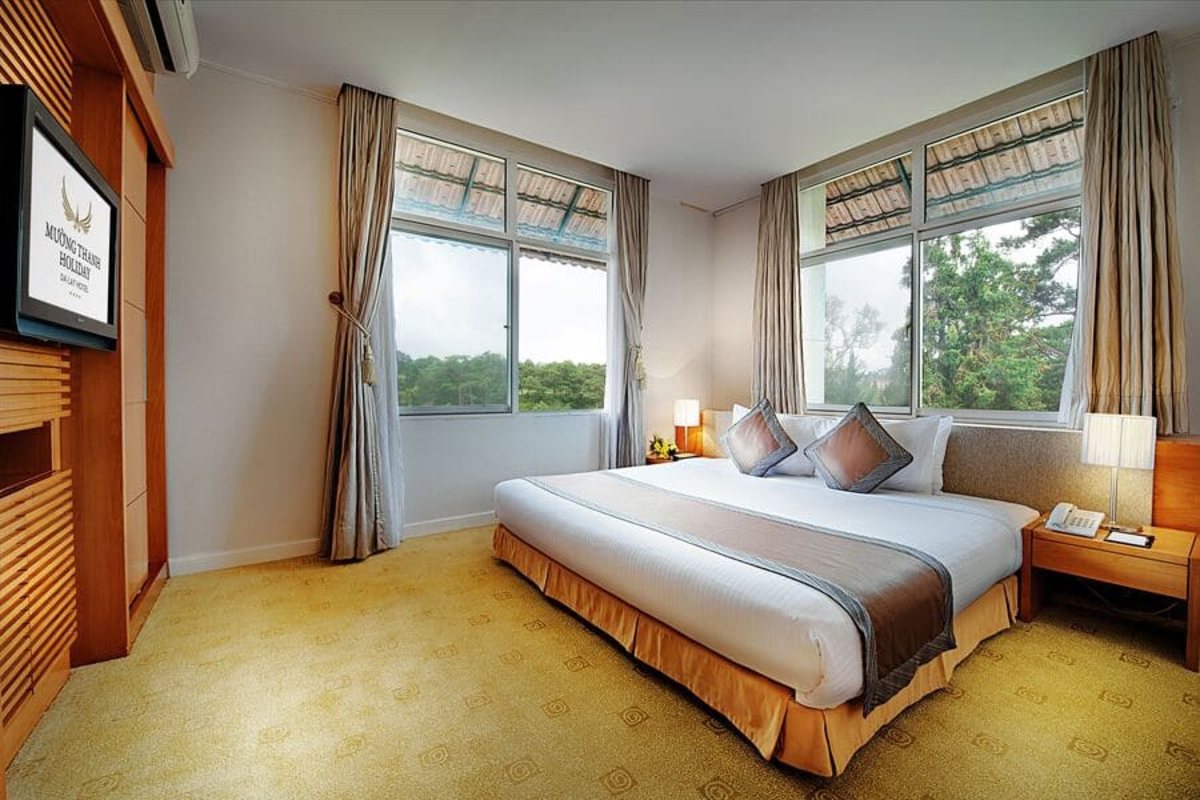 King room with large windows at Muong Thanh Holiday Dalat