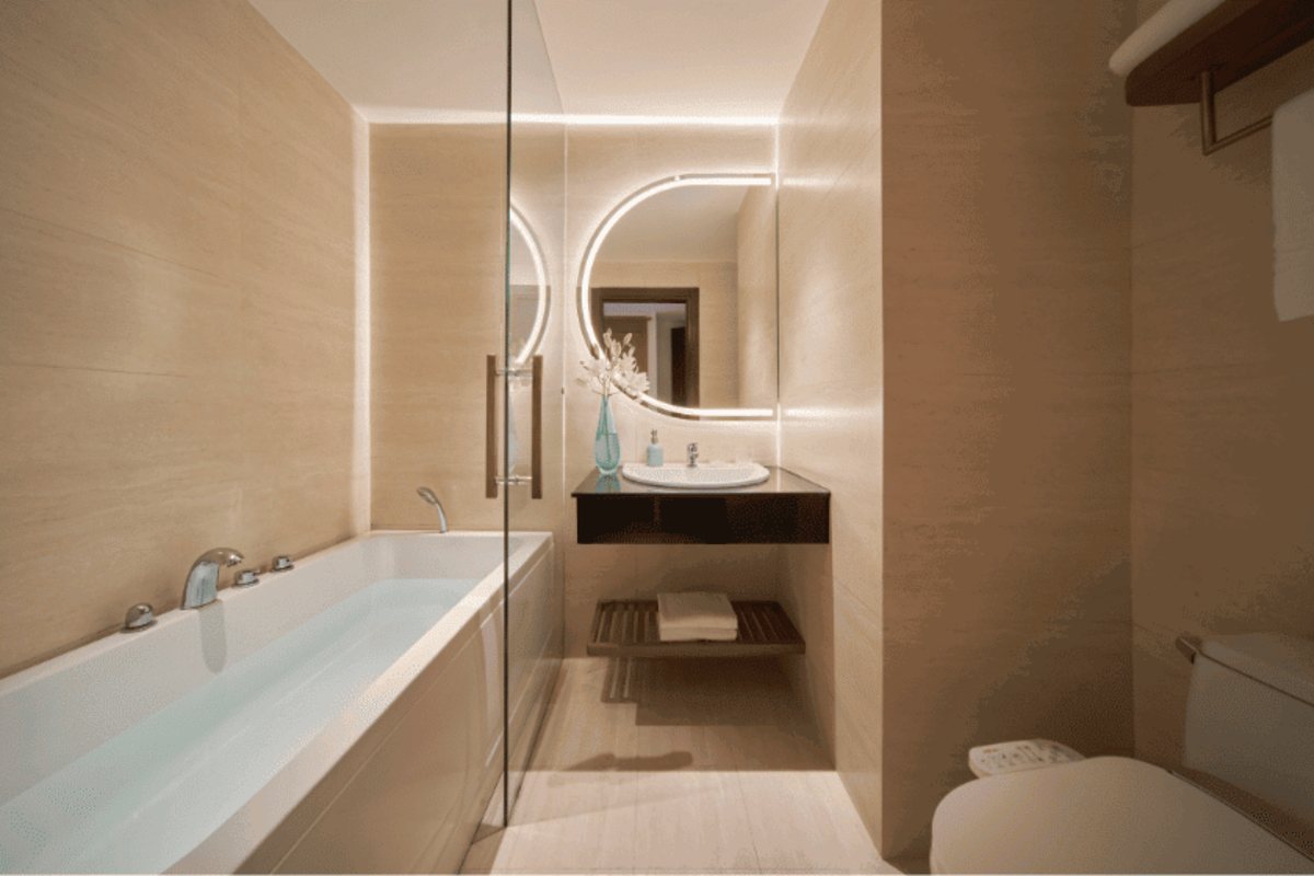 Sense City Family bathroom at Silverland Ben Thanh