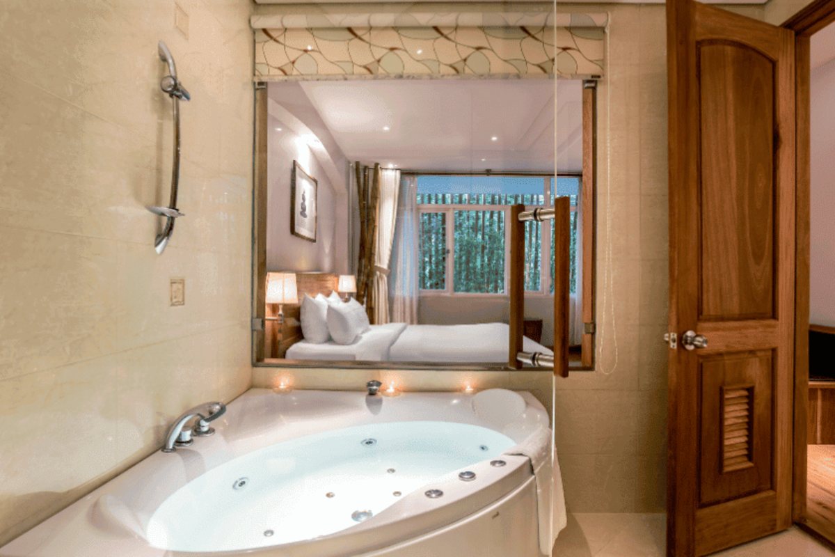 Private jacuzzi in the Suite at Silverland Yen Hotel