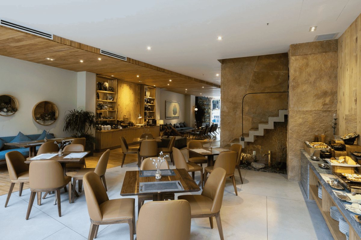 Yen Restaurant on the ground floor of Silverland Yen Hotel