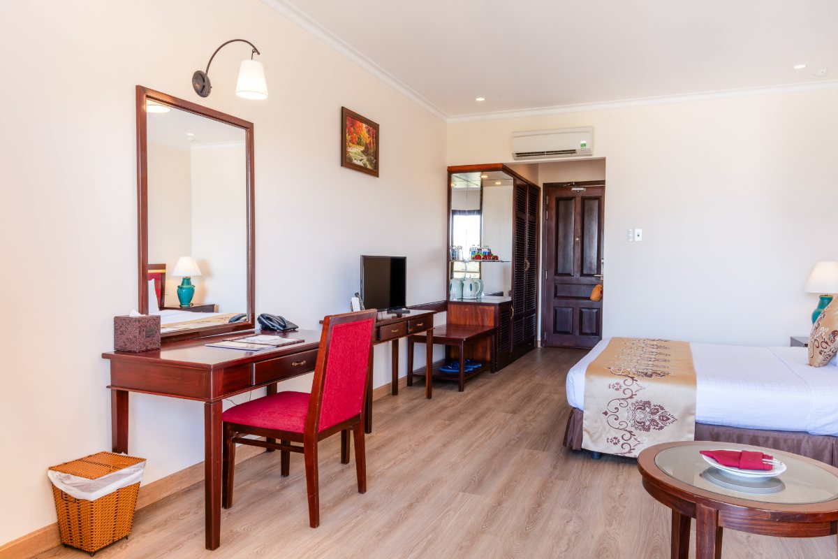 Sitting area in the Deluxe Sea View room at Sunny Beach Resort & Spa