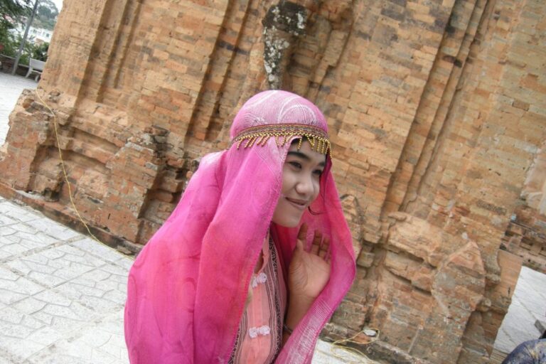 Muslim People in Vietnam 2026: Who Are Vietnamese Muslims? Cham Islam, Bani & Communities